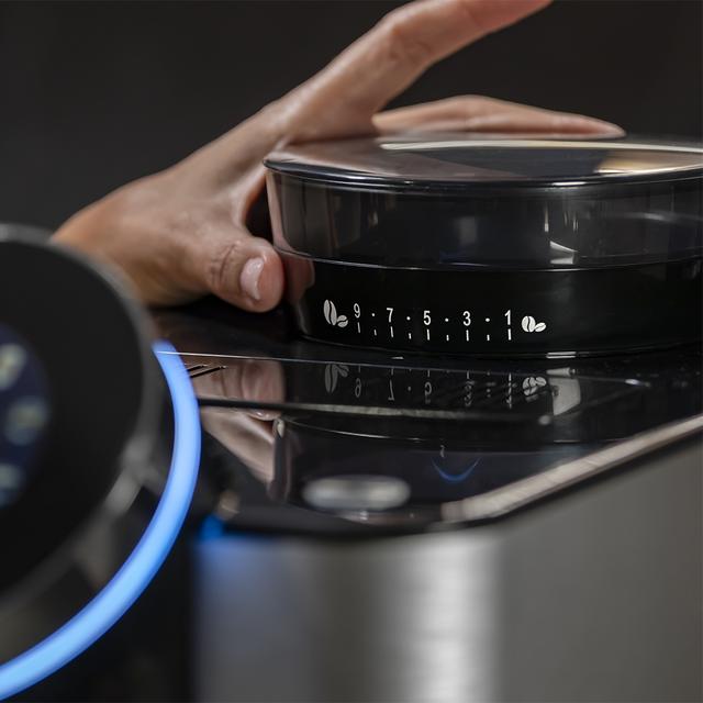 Molinillo cerámico de 9 niveles de la cafetera Cecotec Cremmaet Spin