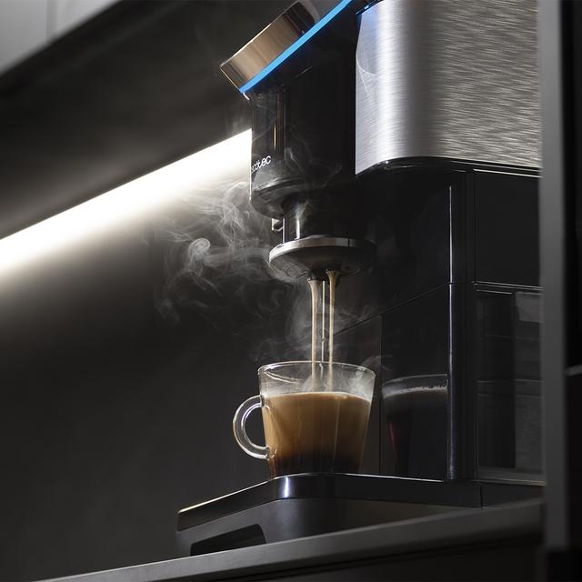 Cremmaet Spin Máquina de café superautomática compacta com 15 bares e Thermoblock.