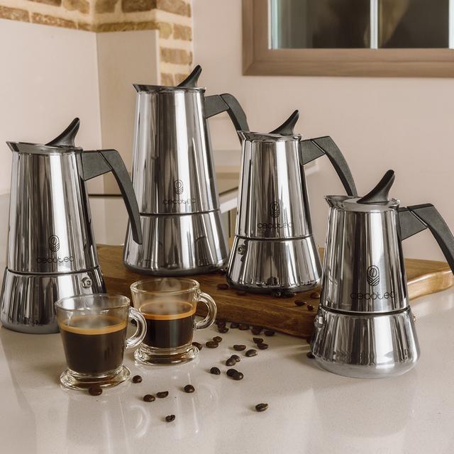 Piccolina 600 Cafetera italiana fabricada en acero inoxidable de alta calidad ideal para 6 tazas de café.