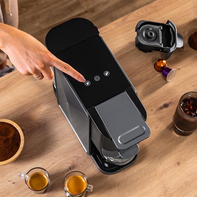 FreeStyle Compact Dark Sehr kompakte 5-in-1-Espressomaschine. Geeignet für gemahlenen Kaffee, Dolce Gusto, Nespresso, ESE-Pod und Senseo.