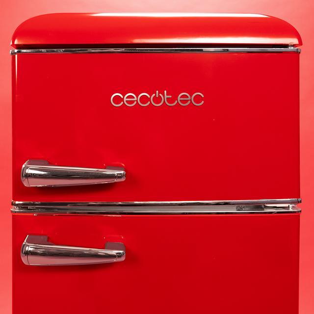 Bolero CoolMarket 2D Origin 86 Red E Mini-réfrigérateur rétro rouge à deux portes, 89,3 cm de hauteur et 48,7 cm de largeur avec une capacité de 86 litres, classe énergétique E, éclairage intérieur LED et poignée chromée.