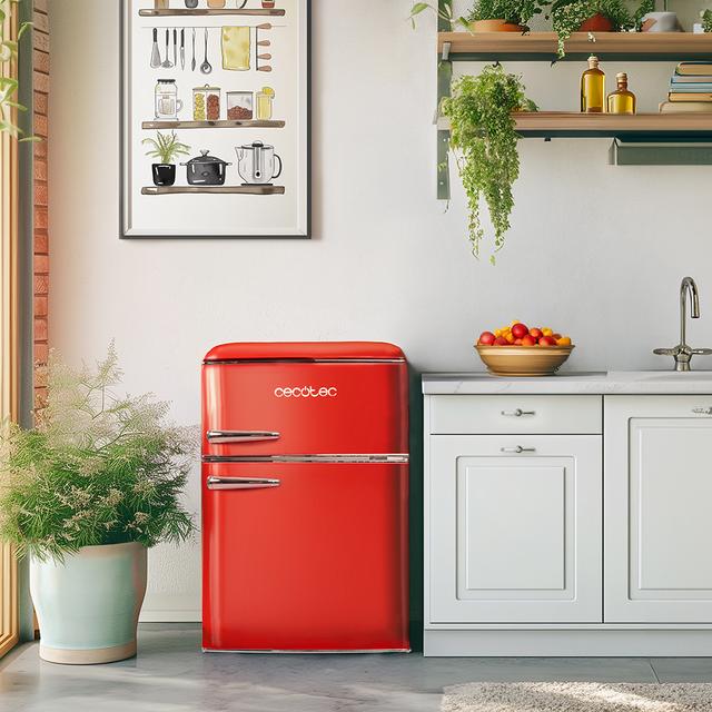 Bolero CoolMarket 2D Origin 86 Red E Minifrigo retrò rosso doppio sportello, alto 89,3 cm e largo 48,7 cm, con capacità di 86 litri, classe energetica E, interno a LED e maniglia cromata.