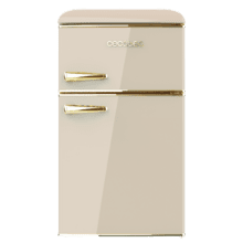 Bolero CoolMarket 2D Origin 86 Beige E Minifrigo retrò beige doppio sportello, alto 89,3 cm e largo 48,7 cm, con capacità di 86 litri, classe energetica E, interno a LED e maniglia cromata gold.