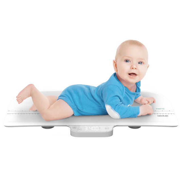 Nana BabyCare SmartWeight 60 x 25 cm: Die Waage hat eine große Auflagefläche, auf der Sie eine genaue Messung von Größe und Gewicht vornehmen können.