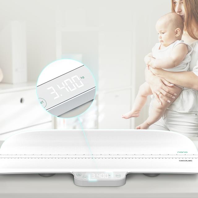 Nana BabyCare SmartWeight 60 x 25 cm: Die Waage hat eine große Auflagefläche, auf der Sie eine genaue Messung von Größe und Gewicht vornehmen können.