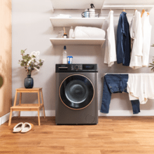 Bolero DressCode 10610 Inverter Steel A Lave-linge à chargement frontal steel, avec une capacité de 10 kg, 1400 tr/min, classe A, Steam Max, moteur Inverter Plus, 15 programmes, OnSmart, Fuzzy Logic, Smooth Wash, Stop&Go, joint antibactérien et Drum Clean.