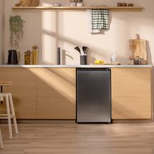 Bolero CoolMarket TF 87 Inox Congelador vertical sobremesa inox de 83,6 cm de alto y 50,6 cm de ancho con gran capacidad de 87L y clase energética E.