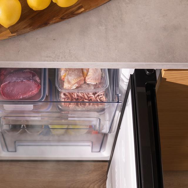 Bolero CoolMarket TF 87 Black Congelador vertical sobremesa negro de 83,6 cm de alto y 50,6 cm de ancho con gran capacidad de 87L y clase energética E.