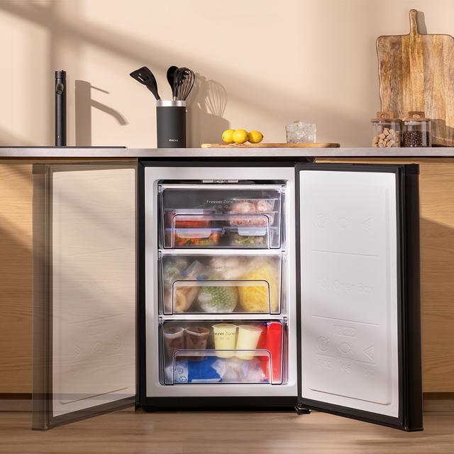 Bolero CoolMarket TF 97 Black Congelador vertical sobremesa negro de 83,5 cm de alto y 55,1 cm de ancho con gran capacidad de 97L y clase energética E.