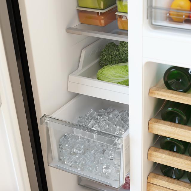 Bolero CoolMarket TDW 529 WID Black Glass E Frigorífico 3 puertas cristal negro con vinoteca y Icemaker, 183 cm alto, 91,1 cm ancho y 70,6cm profundo, capacidad 529L, compresor Inverter Plus, Total No Frost, clase energética E. Además, cuenta con distintos modos como Fast Cooling y Fast Freezing, así como sistemas como MultiAirFlow, Metal Cooling y modo vacaciones.