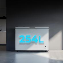 Bolero CoolMarket Chest 254 White E Congelador horizontal branco, 83,5cm de altura e 104cm de largura, com capacidade de 254 L, compressor Inverter Plus, conversível em refrigerador, classe energética E e com modo Fast Freezing