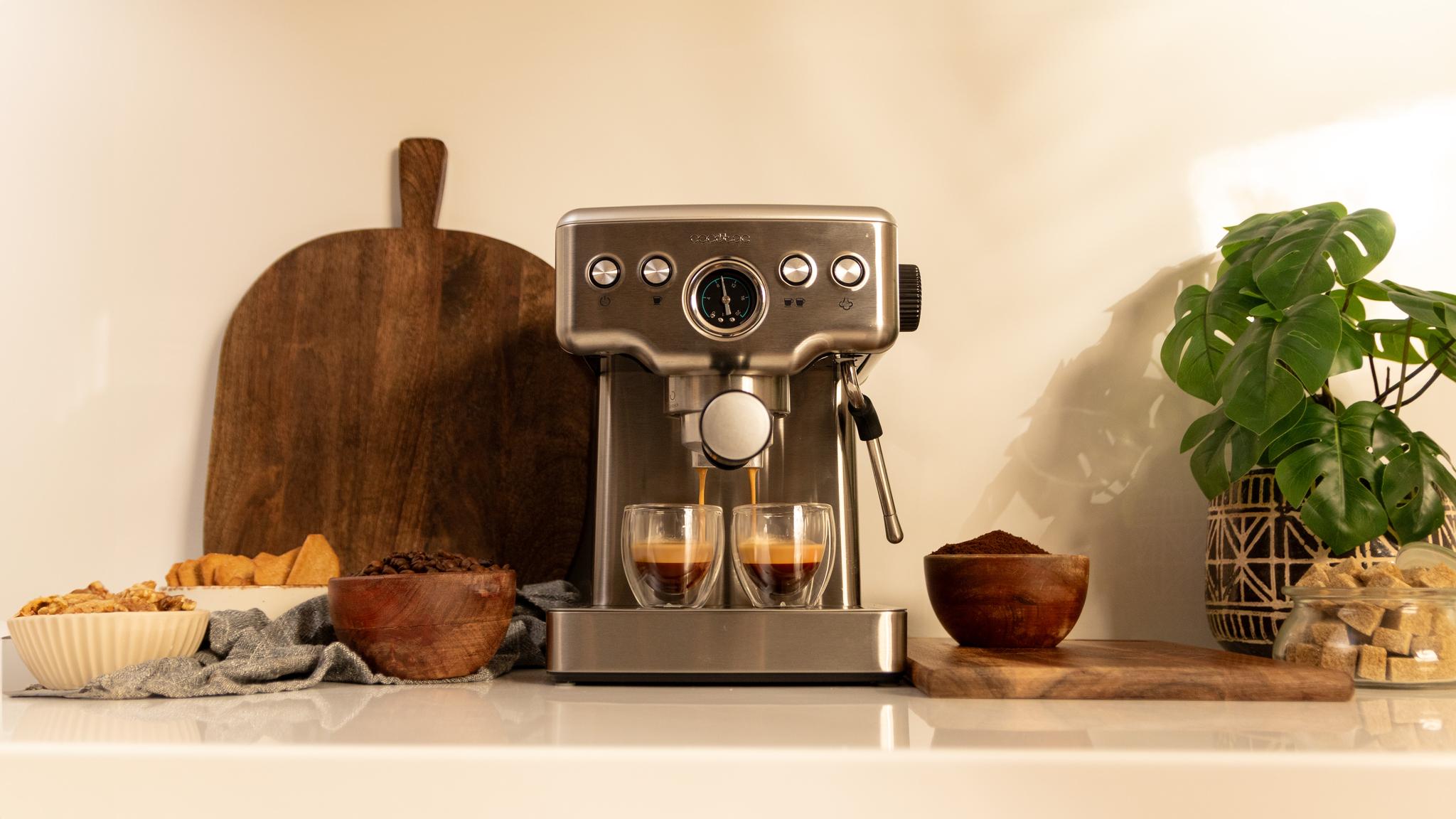 Cecotec Power Espresso 20 Barista Mini Cafetera Espresso con Nanómetro 20  Bares Acero Inoxidable, P