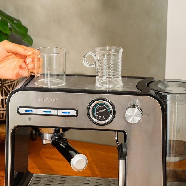 Caffettiera espresso Power Espresso 20 Square Pro con 20 bar, blocco termico e vaporizzatore.