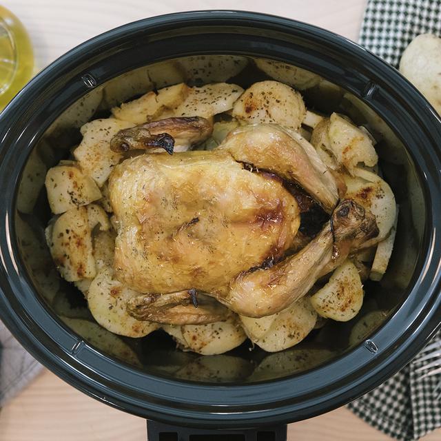 Autocuiseur à cuisson lente Chup Chup avec 5,5 litres de capacité, cuve en céramique ovale, couvercle en verre avec joint en silicone et livre de recettes complet. (Numérique)