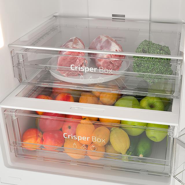 Bolero CoolMarket Combi 356 Grey Glass E Frigorífico combi cristal gris, 200cm alto y 59,5 cm ancho, capacidad 356L, Total No Frost, clase energética E. Además, cuenta con distintos modos como Fast Cooling y Fast Freezing, así como sistemas como MultiAirFlow y modo vacaciones.