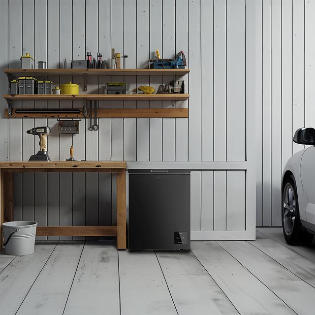 Bolero CoolMarket Chest 142 Black E Congelador horizontal negro, 83,5cm alto y 63,5cm ancho, con 142 L de capacidad, compresor Inverter Plus, conversible a frigorífico, clase energética E y con modo Fast Freezing