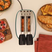 Toast&Taste Double B Tostapane con capacità per due toast. Include pinze per toast. 650 W di potenza e 7 posizioni di tostatura, funzione di scongelamento e funzione di riscaldamento. Sistema di sollevamento extra, ampio vassoio raccogli briciole e foro raccolta cavi.