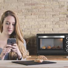 Bake&Toast 750 Gyro. Horno Sobremesa de 2000 W, Capacidad 46 L, 12 Modos, Temperatura hasta 230ºC y Temporizador hasta 60 Minutos, Incluye Accesorio Rustidor con pinzas, Negro