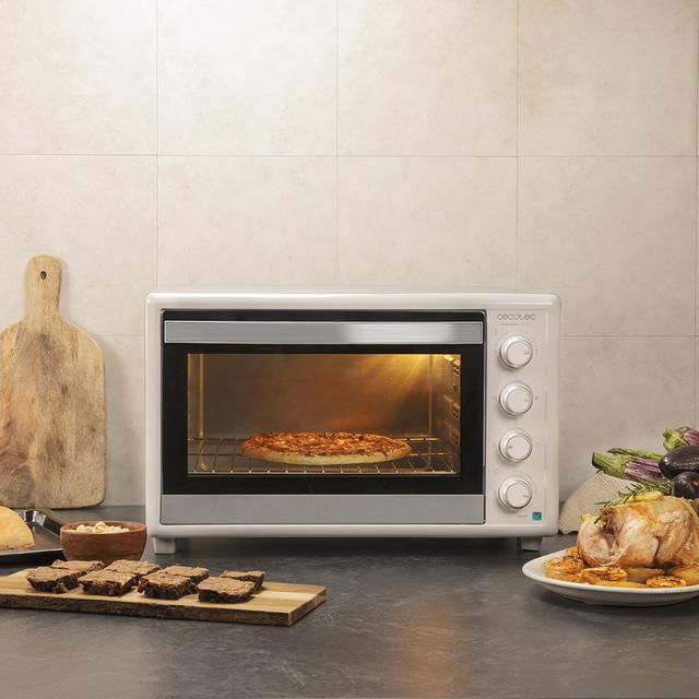 Mini forno Bake&Toast 890 Gyro. Capacità 60 L, 12 funzioni, potenza 2200 W, include spiedo rotante