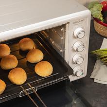 Mini four Bake&Toast 890 Gyro. 60 litres de capacité, 12 fonctions, 2200 W de puissance, rôtissoire giratoire incluse