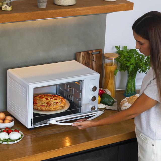 Mini-four à convection de 30 L Bake&Toast 3000 4Pizza White Gyro. 1600 W, multifonction, pierre à pizza, double porte en verre et en acier et rôtissoire giratoire.
