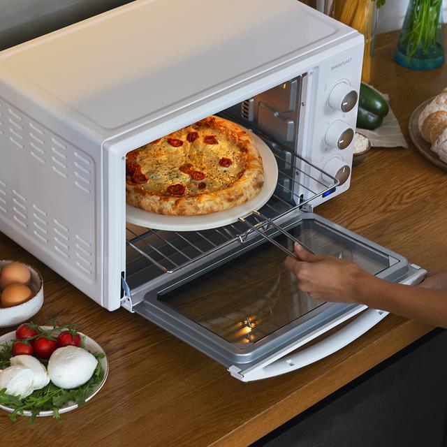 Mini-four à convection de 30 L Bake&Toast 3000 4Pizza White Gyro. 1600 W, multifonction, pierre à pizza, double porte en verre et en acier et rôtissoire giratoire.