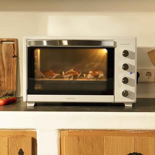 Bake&Toast 4500 White Gyro. ‌Mini-forno de 2000 W, Capacidade 45 l, 12 Funções Combináveis, Incluindo Espeto Giratório, Aço Lacado Branco