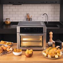 Mini-four friteuse à l’air chaud, cuisson par convection, 26 litres de capacité et 1600 W de puissance.