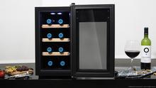 Grand Sommelier 800 CoolWood Weinskühlschrank. 8 Flaschen, 25 Liter Fassungsvermögen, Glastür mit Edelstahlrahmen und Holzeinlegeböden, Touchpanel und LED-Anzeige