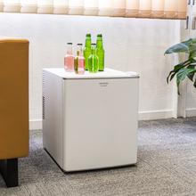 Mini-réfrigérateur GrandCooler 10000 Silent White de 46 L de capacité, efficacité énergétique A+, technologie thermoélectrique, silencieux, avec lumière LED à l’intérieur et système Auto Defrost