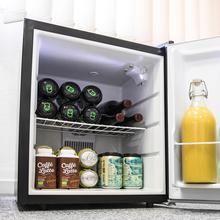 Cecotec GrandCooler 10000 Silent Black Minibar mit 46 L Fassungsvermögen, A+ Energieeffizienz, thermoelektrische Technologie, geräuschlos, LED-Innenbeleuchtung und Auto Defrost System.