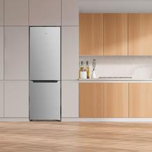 Bolero CoolMarket 322 Inox E Frigorífico Combi Inox con 322 litros de capacidad, 185 cm de alto, 60 cm de ancho y clase E. Con sistema Multi Air Flow,  Total No Frost y 2 cajones para los productos frescos.