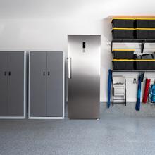 Bolero CoolMarket UF 380 inox D Congélateur vertical en acier inoxydable d'une capacité XL de 380 litres, classe D, inverseur plus moteur, Total No Frost, porte display et transformable en réfrigérateur.