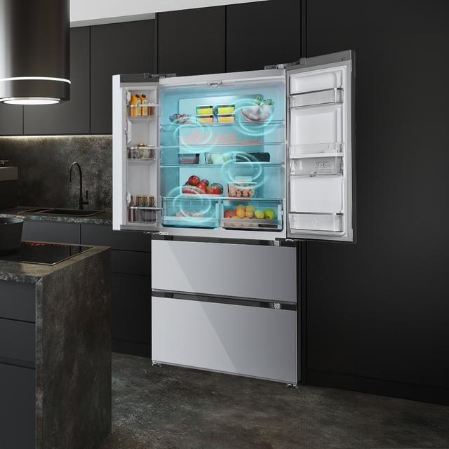 Bolero CoolMarket FD 510 WD Inox E Frigorífico 4 portas Inox estilo francês, com 510 litros de capacidade, 185 cm de altura, 85 cm de largura, com dispensador de água, classe E e Motor Inverter Plus. Além disso, tem diferentes modos com Fast Cooling e Fast Freezing, assim como sistemas como Multi Air Flow, Total No Frost, Metal Cooling.