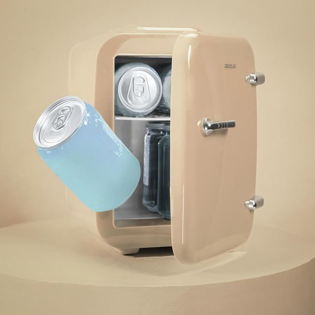 Réfrigérateur Bolero MiniCooling 4L Havana Cream avec fonctionnement 12 V-220 V, compatible avec les voitures et caravanes, fonction de refroidissement et de chauffage, plage de température 7-65 ºC, transport facile.