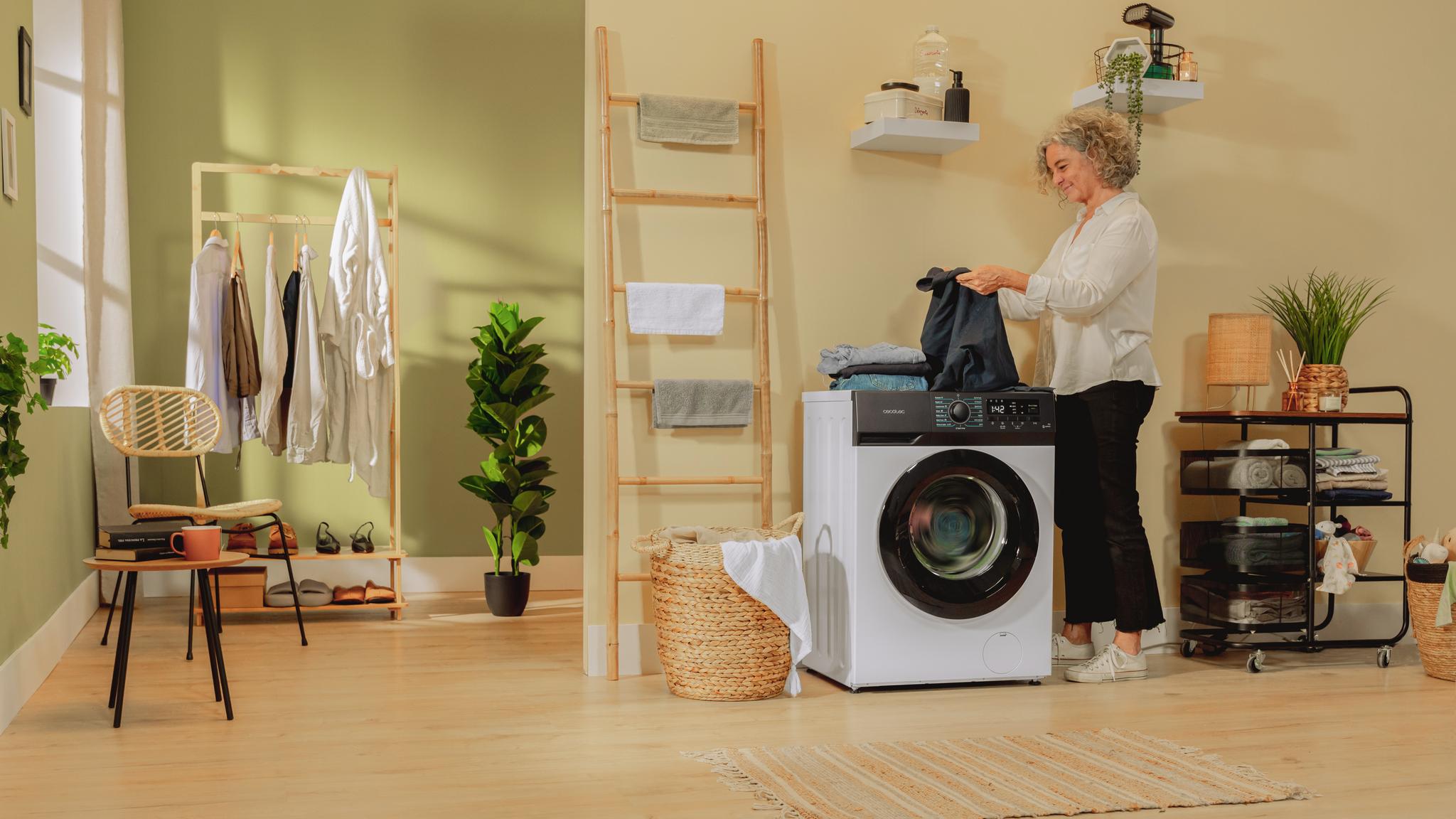 Cecotec presenta su nueva lavadora Bolero DressCode 10200 Inverter - Marrón  y Blanco