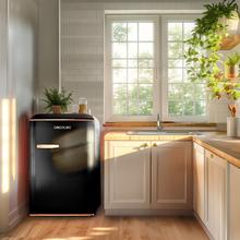Bolero CoolMarket TT Origin 110 Black E Mini frigorífico retro TT Origin Black con capacidad de 110L, clase E, ICEBOX, Luz interior y tirador gold rose.