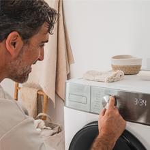 Bolero DressCode 8800 Inverter A Lave-linge à chargement frontal d'une capacité de 8 kg et 1400 tr/min, 16 programmes, moteur Inverter Plus, SteamMax, chargement automatique et écran tactile XXL. Une classe.