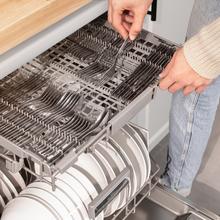 Lave-vaisselle Bolero Aguazero 6500 C 60 cm, 15 couverts, troisième plateau, 6 programmes avec lavage double zone, ouverture automatique, demi-charge, démarrage différé et moteur Inverter Plus.