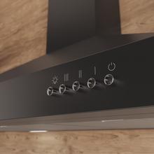 Bolero Flux PM 906500 Black A Campana piramidal de 90cm de ancho, acabado negro, succión 650m3/h, Motor 165W, Clase A, control mecánico, 3 niveles de potencia, luz y filtro de carbono.