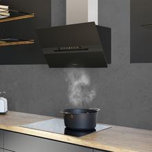Bolero Flux DT 608010 Glass Black A++ Campana decorativa Bolero Flux DT 608010 Glass Black A++ de 60cm de ancho, acabado frontal vidrio negro, chimenea inox, succión 800m3/h, Motor 210W, Clase A++, control táctil, 3 niveles de potencia, Booster, luz, filtro de carbono, Apertura automática, Hand Movement Control y Delay Function.