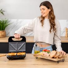 Rock'nToast Classic + Sandwichera de 2 sándwiches con acabados en acero inoxidable, 800 W de potencia y placas triangulares con revestimiento antiadherente.