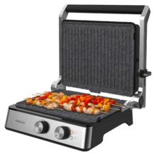 Grill électrique Rock'nGrill Blaze 2400 W qui ajuste le temps et la température, possède des plaques recouvertes de RockStone adaptées au lave-vaisselle et une ouverture à 180º.