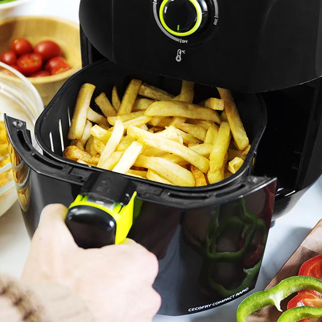 Cecofry Compact Rapid Black. Fritadeira de ar quente sem óleo 1,5L com 900 W, dietética, capacidade 400 gr, temperatura 200 ºC, tempo ajustável, inclui livro de receitas