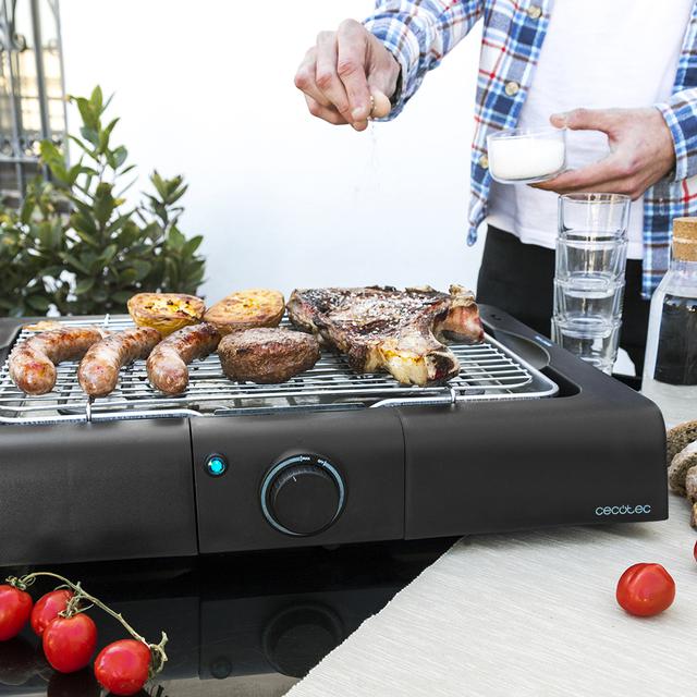 Barbecue elettrico da tavolo PerfectSteak 4200 Way con 2400 W, griglia in acciaio inox e altezza regolabile su 3 livelli.