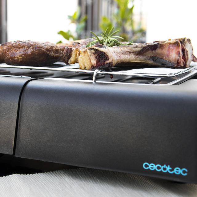 Barbecue de table électrique PerfectSteak 4200 Way de 2400 W, gril en acier inoxydable et hauteur ajustable sur 3 niveaux.