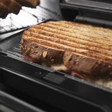 Rock´nToast Sanduicheira 3 em 1. 800 W, capacidade para 2 sanduíches, acabamento em aço inoxidável, 3 placas com revestimento RockStone