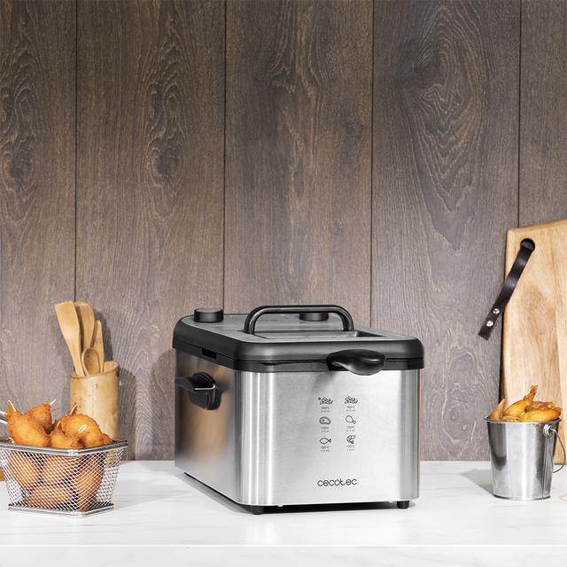 Friteuse électrique CleanFry Infinity 3000. 3 litres de capacité d’huile, filtre OilCleaner, 2400 W, cuve, panier de friture et filtre OilCleaner qui conviennent pour un nettoyage dans le lave-vaisselle et minuterie jusqu'à 30 minutes.