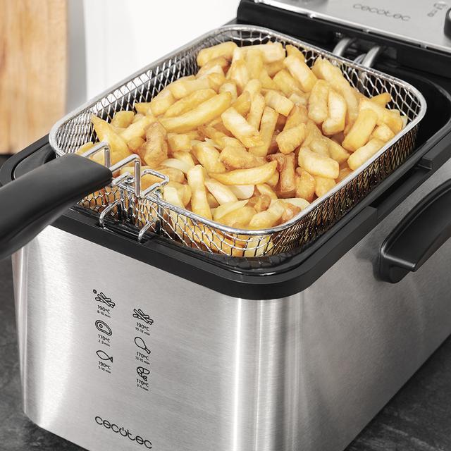 Friteuse électrique CleanFry Infinity 4000. Capacité de 4 L, température jusqu'à 190 °C, cuve émaillée qui convient pour un nettoyage au lave-vaisselle, filtre OilCleaner pour garder l'huile propre, Full INOX et 3270 W