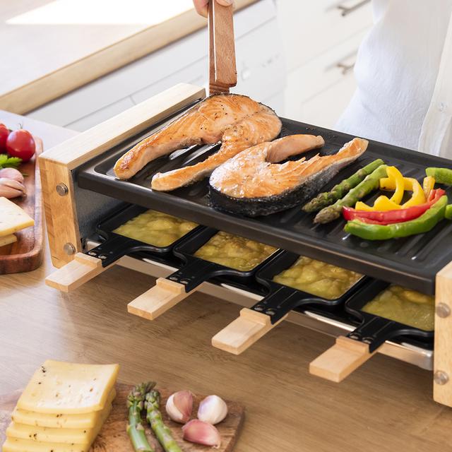 Cheese&Grill 8200 Wood Black. Raclette de madeira com 1200 W, Superfície Grill, 8 frigideiras individuais, Placa antiaderente, Termóstato ajustável, Design amovível